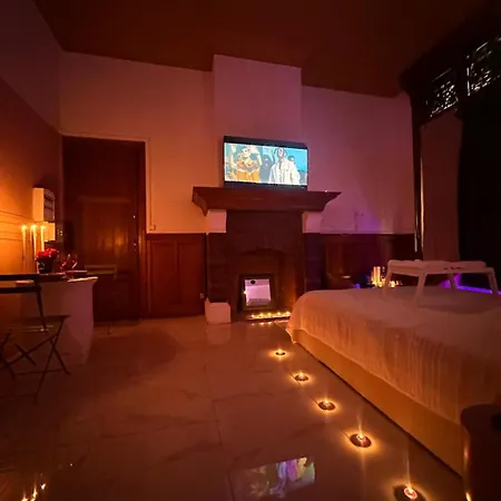 Yetişkin Oteli Pink Privee Avec Jacuzzi Privatif