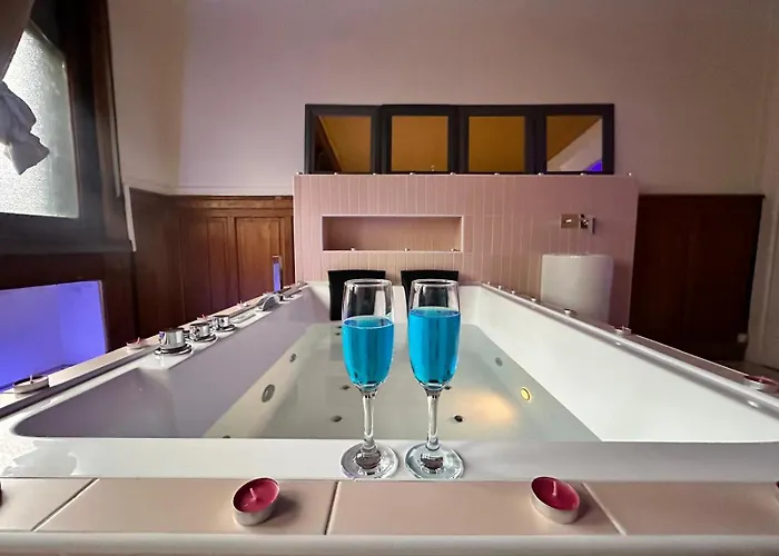 Yetişkin Oteli Pink Privee Avec Jacuzzi Privatif Tourcoing